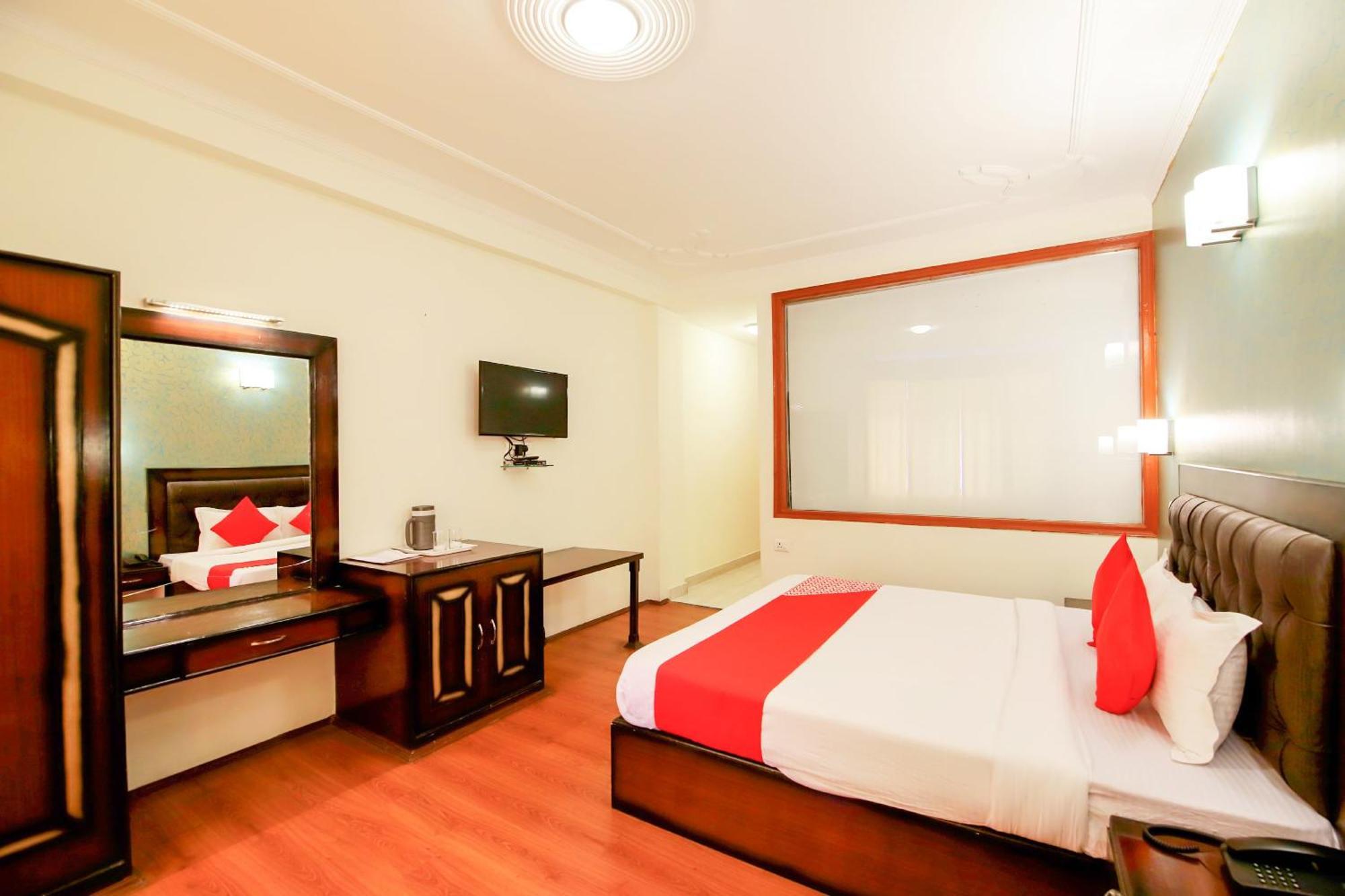 Oyo 3146 Six Season Regency Hotel Jagatsukh Bagian luar foto
