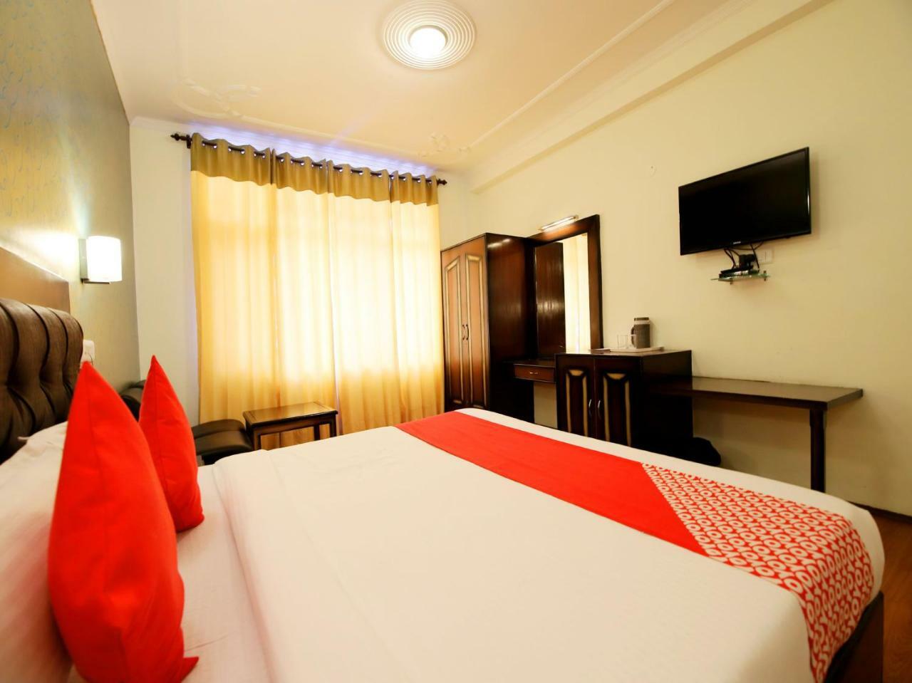 Oyo 3146 Six Season Regency Hotel Jagatsukh Bagian luar foto