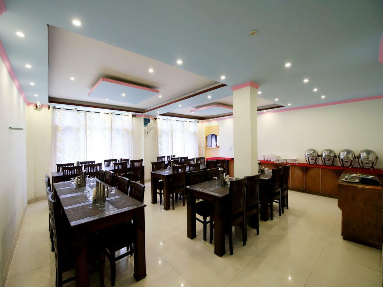 Oyo 3146 Six Season Regency Hotel Jagatsukh Bagian luar foto