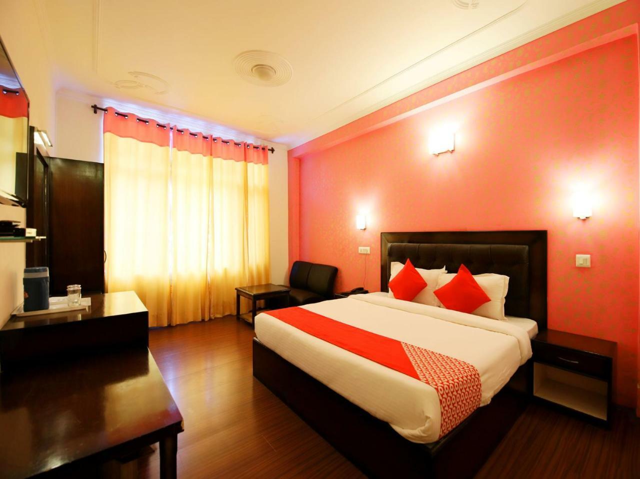 Oyo 3146 Six Season Regency Hotel Jagatsukh Bagian luar foto