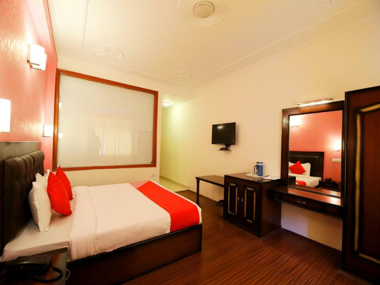 Oyo 3146 Six Season Regency Hotel Jagatsukh Bagian luar foto